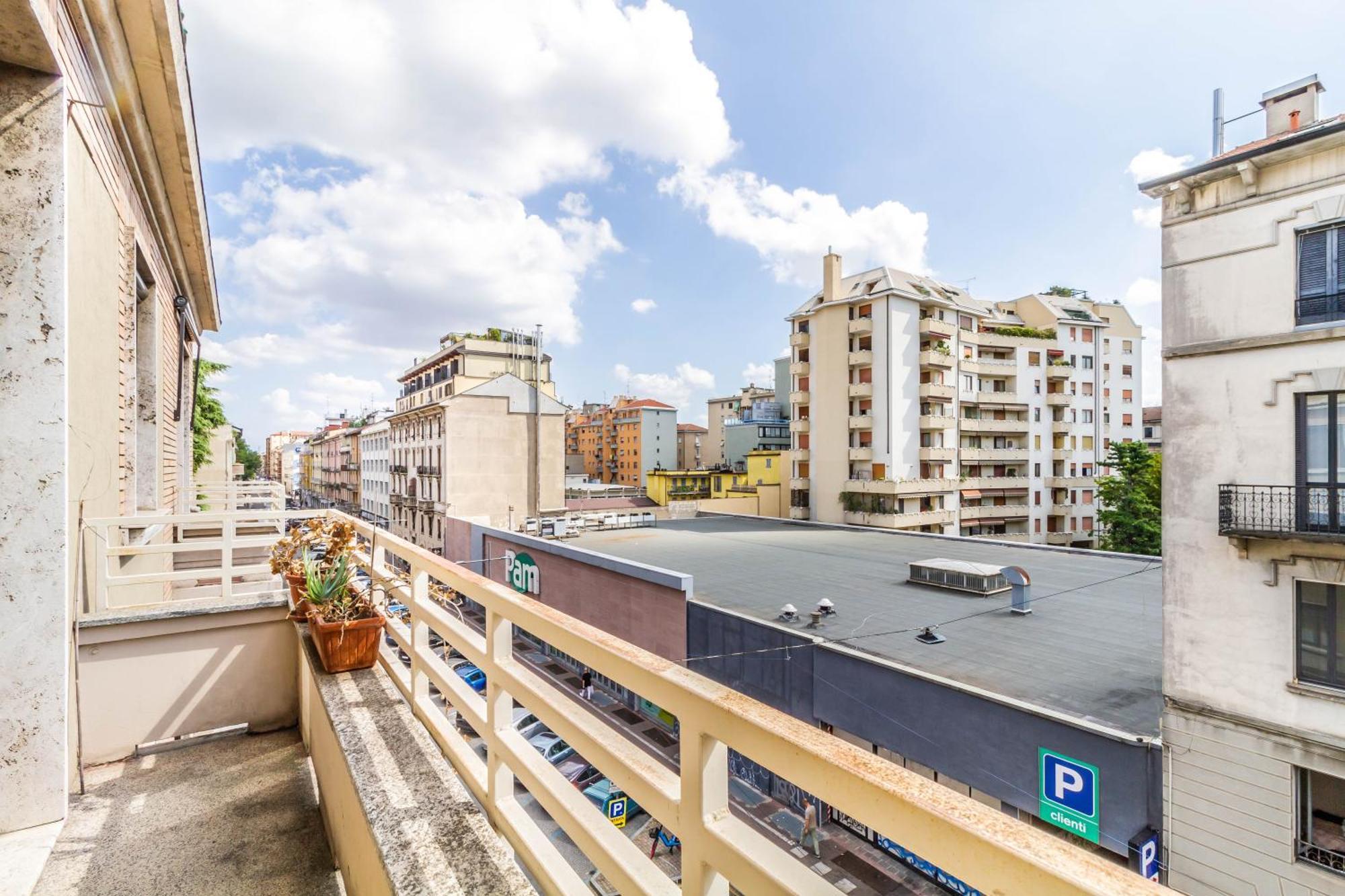 Domusmi Piazzale Loreto Apartment Milan Bagian luar foto